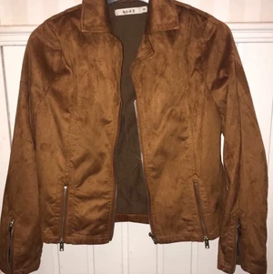 Nakd mockajacka  - Brun mockajacka i storlek 34!