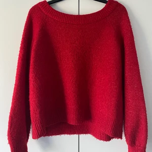 Stickad tröja  - Röd stickad tröja i strl XS.
