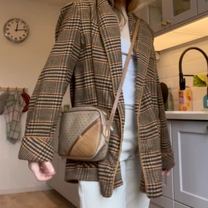 Rutig Vårjacka - Rutig vårjacka, storlek XL (herrmodell), köpt på humana.