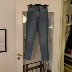 Jeans från Bik Bok i XS