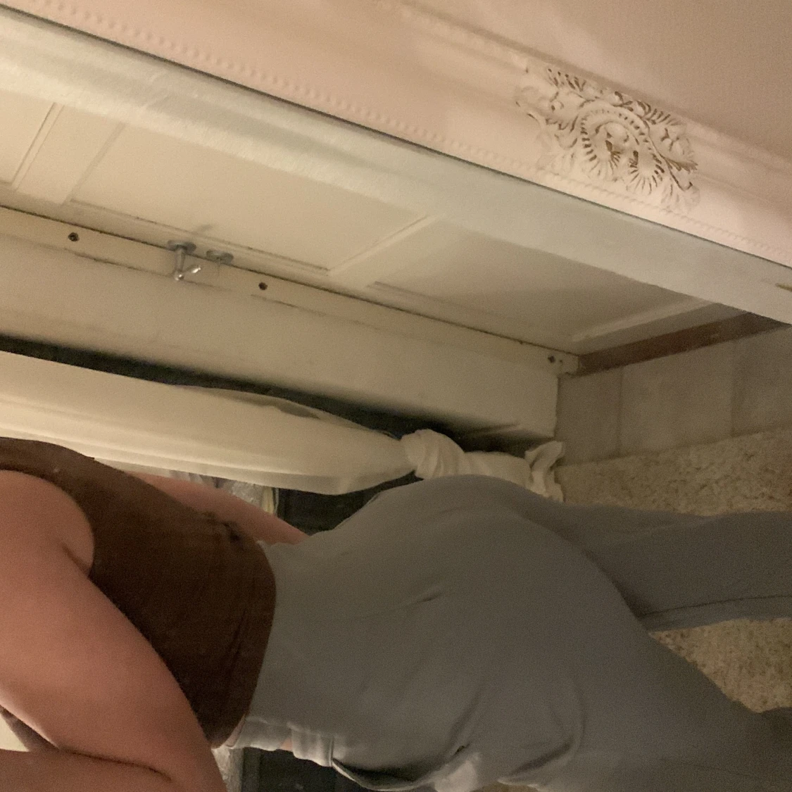 Gråa kostymliknande byxor - 90