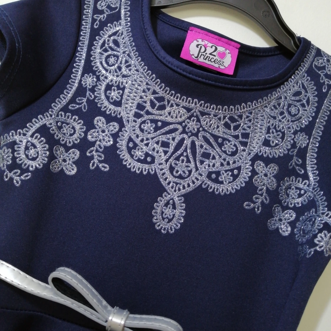 Princess 2 klänning från USA  - 90