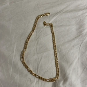 Halskedja i guld - Halskedja guldfärgad, oanvänd 🖤 frakten kostar 13 kr