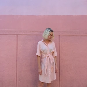 Somrig klänning - Rosa klänning i storlek s. Från monki. 