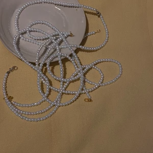 Pärlhalsband  - ELEONORA halsband utan berlocker. Finns i både guld och silver  50kr/st Ca 43cm långt