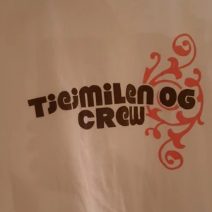 00s tshirt - Jätteskön och fräsch t-shirt med coolt tryck! Kan mötas upp I Stockholm eller frakta ❤