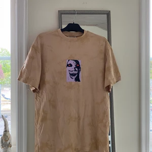 cool thisha - As ball t-shirt ifrån Weekday! Kappt använd! Oversized i modellen! 