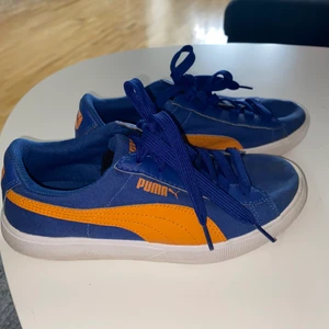 Pumaskor - Skor i storlek 37. Skitsnygga  och är i bra skick. Frakt tillkommer