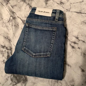 Acne jeans  - Så fina acne jeans som tyvärr va försmå. 