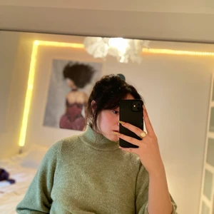 Gina tricot soft cropped sweater - Super soft and sweet cropped sweater from Gina. 