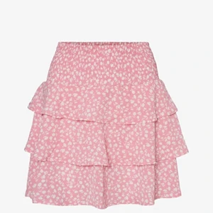 Söker denna kjol - Skriv om ni säljer den 