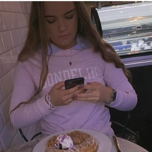 Bondelid tröja  - Varsamt använd , true to size ✨söt ljusrosa färg ✨ Den är inte så mörkrosa som på första bilden den är ljusrosa som på bild nr 2/3✨