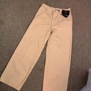 Weekday ross pants - Helt nya aldrig använda, slutsålda överallt!