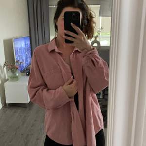 Fin rosa skjorta, använd ett fåtal gånger