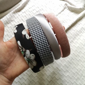 Hårband - Diadem för 25kr styck frakt 16kr. Det rutiga och det silvriga är Sålda. . 