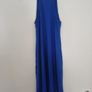 Blå klänning Nelly - Fint skick, härligt, följsamt material