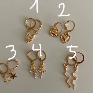 Smycken - Smycken från shein, 10kr/örhänge eller alla för 40kr. 10kr/ring eller alla för 40kr, fraken kostar 11kr