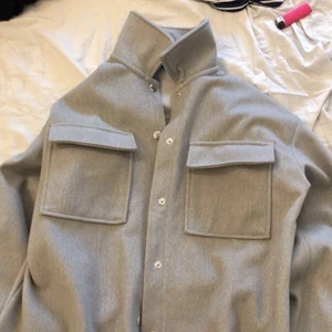 höst/vår jacka, storlek xs-s - super bra skick, ändast använd 5 gånger ungefär