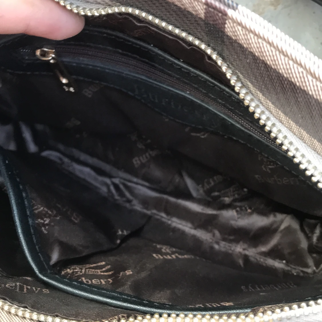 Burberry väska - 91