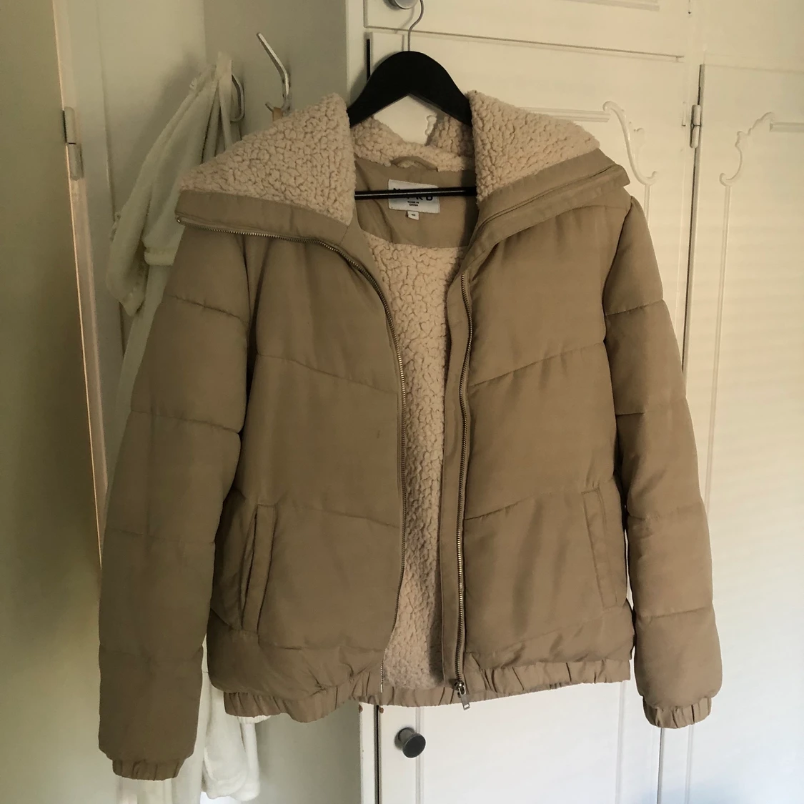 Beige vinterjacka - 90