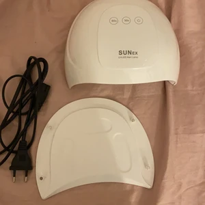UV lampa från SUNex till naglar - Super fint skick och ren🤍Ny priset låg på 400 kr och säljer nu för 260+frakt💕