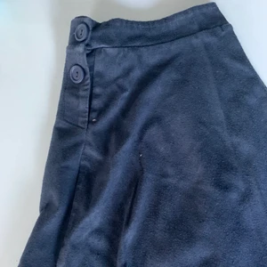 Kortkjol  - Jättegullig kortkjol. Köparen står för frakt 