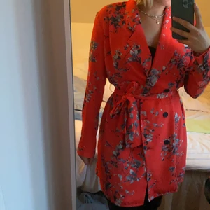 BLAZER - Nyskick, använd 3 gånger. 