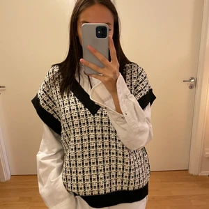 Oversized stickad väst - Oversized stickad väst från Gina tricot