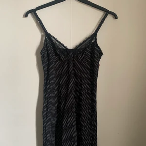 Klänning  - Ett tunt fint nattlinne alternativt klänning 