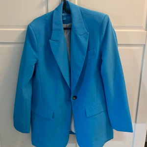 blå kavaj💙 - använd 1-2 gånger, bra skick!