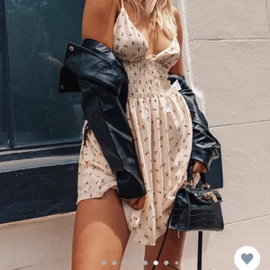 Sommarklänning  - Jättefin sommarklänning strlk small