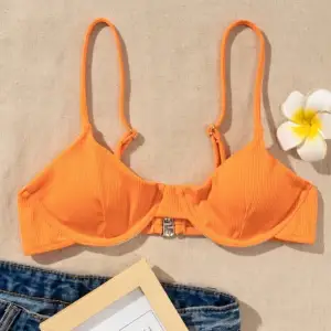 Orange skit snygg bikini överdel från SHEIN. Endast provad. Storlek M men passar mer ca xs/s🌸