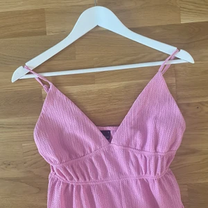 Carmen maxi dress - Använd 3 gånger, 399kr inkl frakt💗