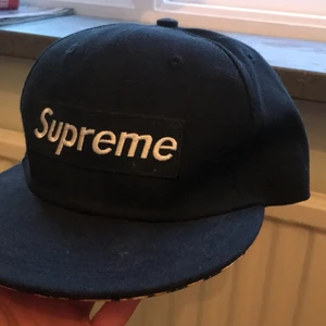 Supreme keps - Kopia i mycket bra skick, justerbar. Frakt tillkommer 