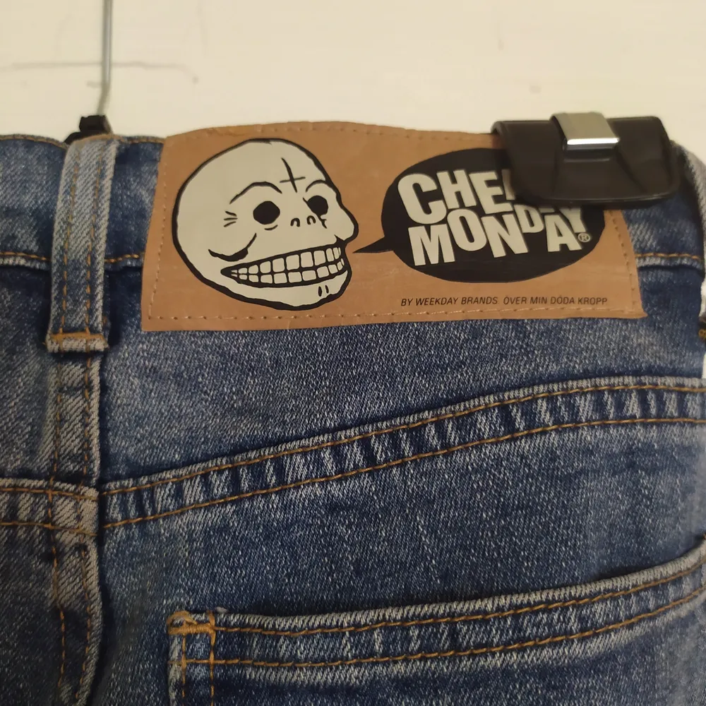 Cheap monday jeans som bara är använda fåtals gånger. Priset kan diskuteras . Jeans & Byxor.