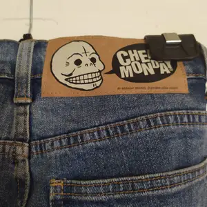 Cheap monday jeans som bara är använda fåtals gånger. Priset kan diskuteras 