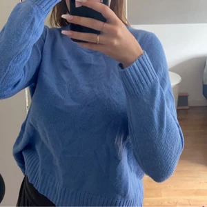 Baby blå tröja - Tröja ifrån H&M, baby blå! 💙Strl S💙 Oanvänd!! Väldigt mjuk och luftig