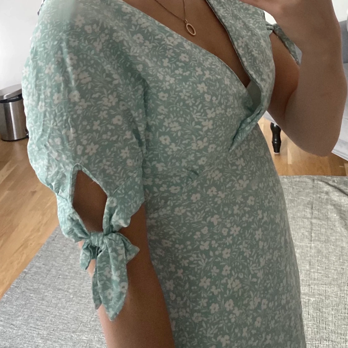 Blommig klänning  - 90