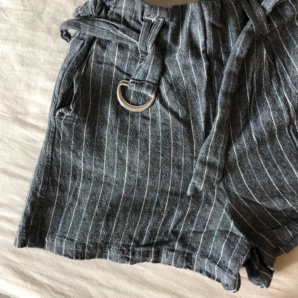 Sköna fräscha shorts från Pull&Bear - 30kr 🌼 Tyvärr för små för mig, XS 🌸. Shorts.