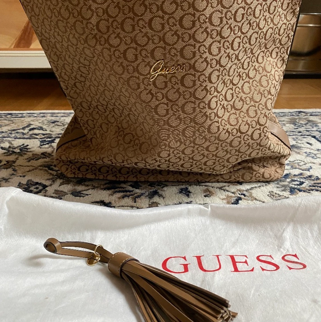 Guess väska - 90