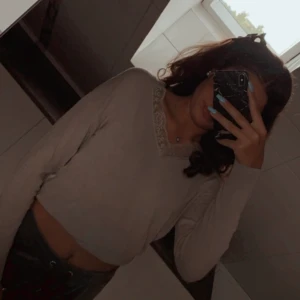 Begige tröja från Newyorker  - Begige tröja från Newyorker🤍 använt ett par få gånger🤍 säljer för 50 kr🤍 (kolla min profil)