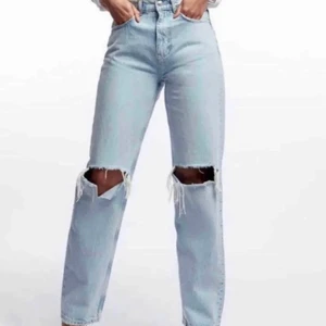 Jeans ginatricot  - Säljer dessa trendiga jeans från ginatricot eftersom dom inte kommer till användning längre. Kan mötas upp eller frakta, köpare betalar för frakten. 