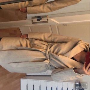 Kappa ifrån Zara  - Kappa ifrån Zara, skönt material!