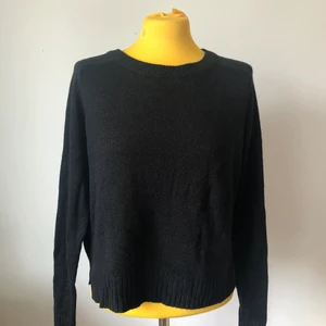 Svart tunnt stickad tröja - Storlek S