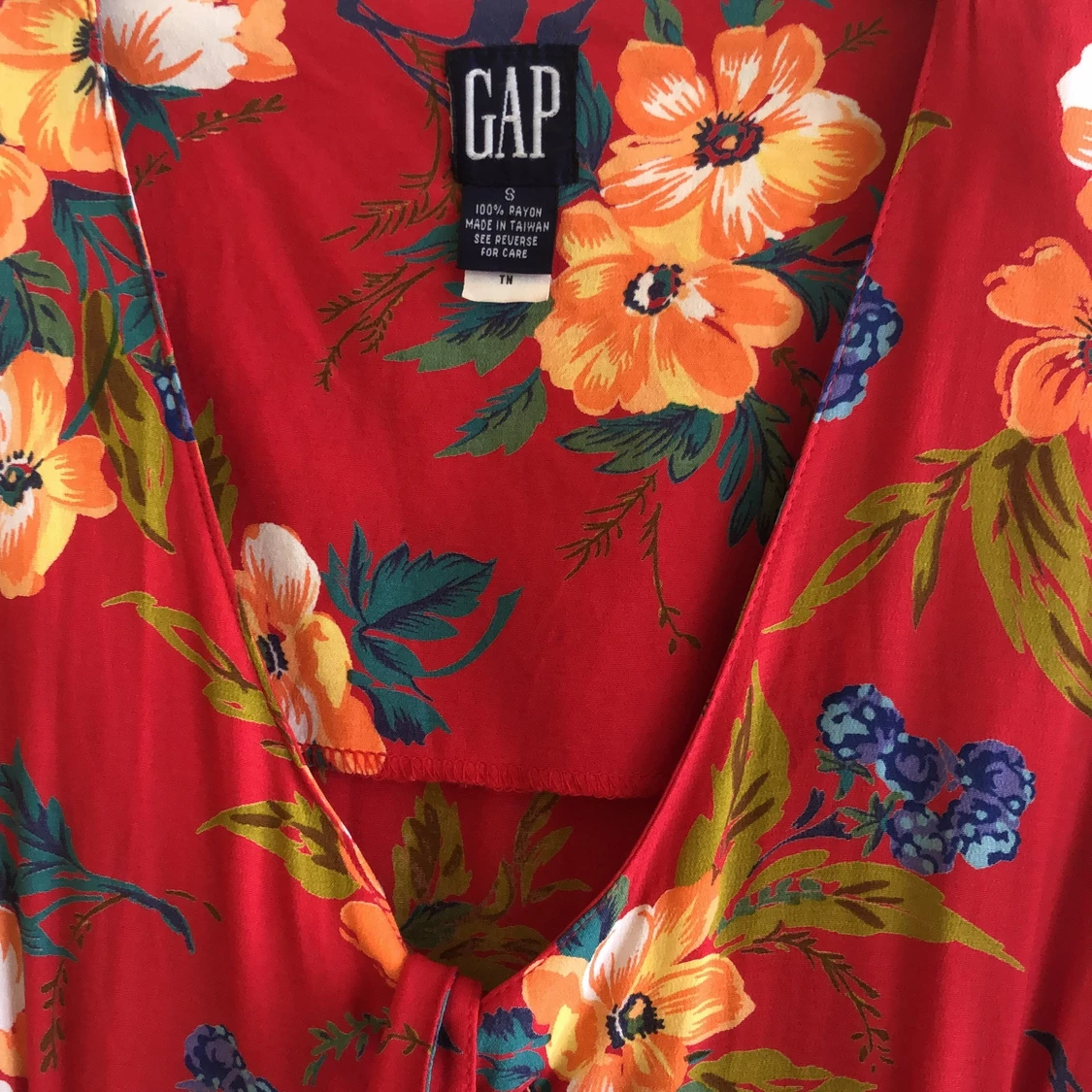 Röd klänning med blommor från GAP - 91