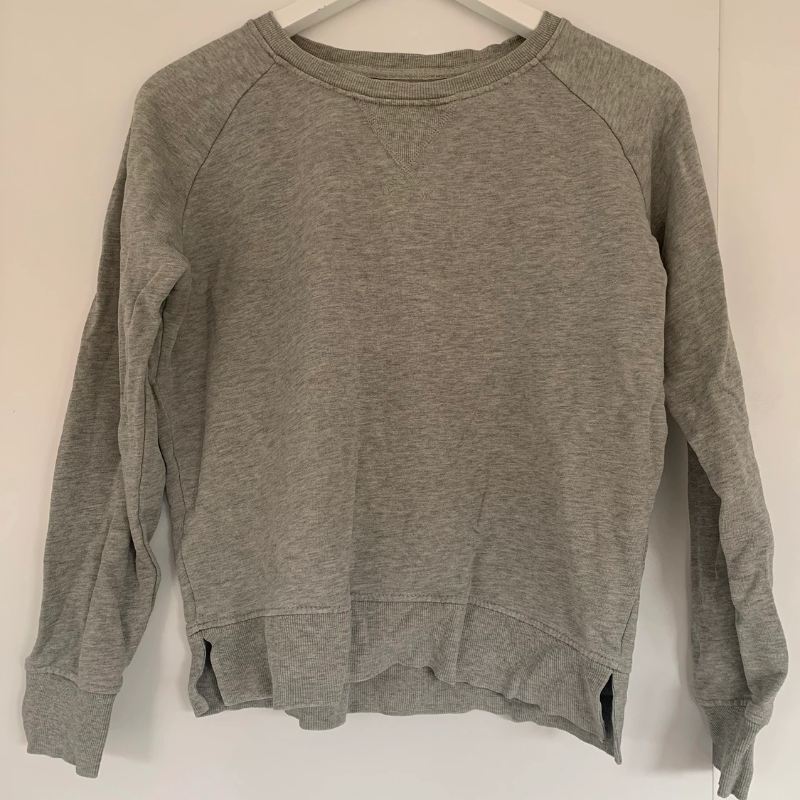 Grå tröja - 90