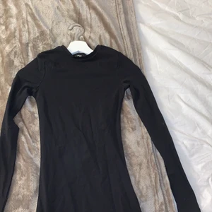 Svart klänning  - Köpt från new yorker, aldrig använd, säljer för den var för liten för mig (köparen står för frakten) kan även mötas i Örebro 