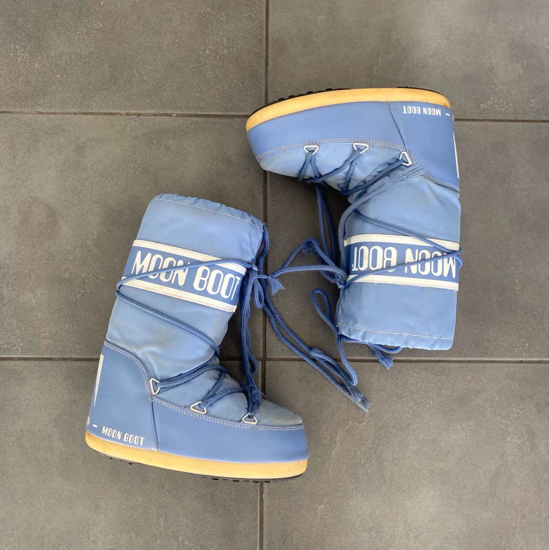 MOON BOOTS