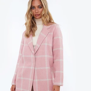 Kappa - Såå fin kappa ifrån chiquelle, men har tyvärr inte hunnit använda den så mycket som jag vill, använd kanske 2-3 gånger! Swipe för hur den sitter på mig som vanligtvis har M i kläder. 