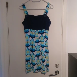 Klänning - Klänning